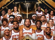 芒果体育-国际比赛日纽约尼克斯备战NBA总决赛；队长鼓劲细节曝光；气氛紧张；年轻球员得到机会的简单介绍