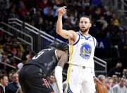 芒果体育-库里关键节点战术调整，C9带队取胜！的简单介绍