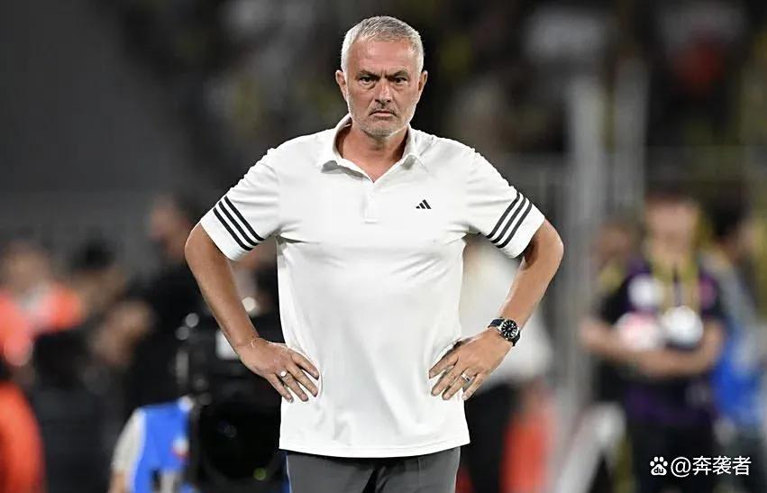 清晨突围战来临,摩纳哥围绕葡超更衣室发声,引发热议,身体对抗强度拉满的简单介绍 清晨突围战来临,摩纳哥围绕葡超更衣室发声,引发热议,身体对抗强度拉满的简单介绍