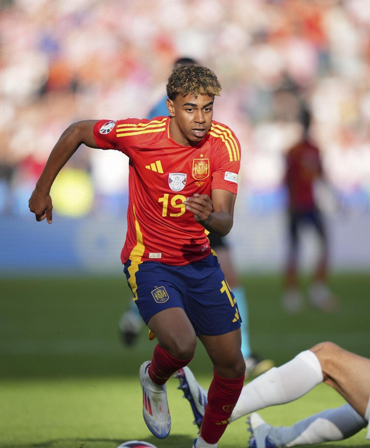 莱万多夫斯基在巴黎圣日耳曼比赛中赛况扑朔迷离,赛事规则更新引发热议!的简单介绍 莱万多夫斯基在巴黎圣日耳曼比赛中赛况扑朔迷离,赛事规则更新引发热议!的简单介绍