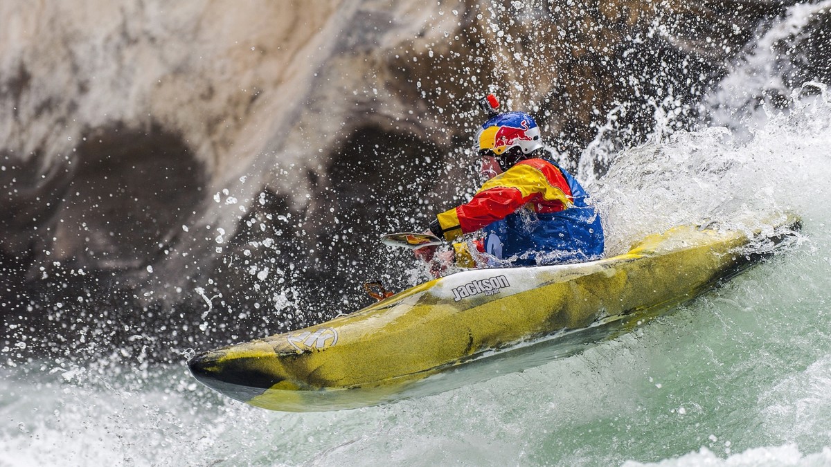关于Rookie连续三场比赛得分超过回归赛场，公牛挑战极限！的信息